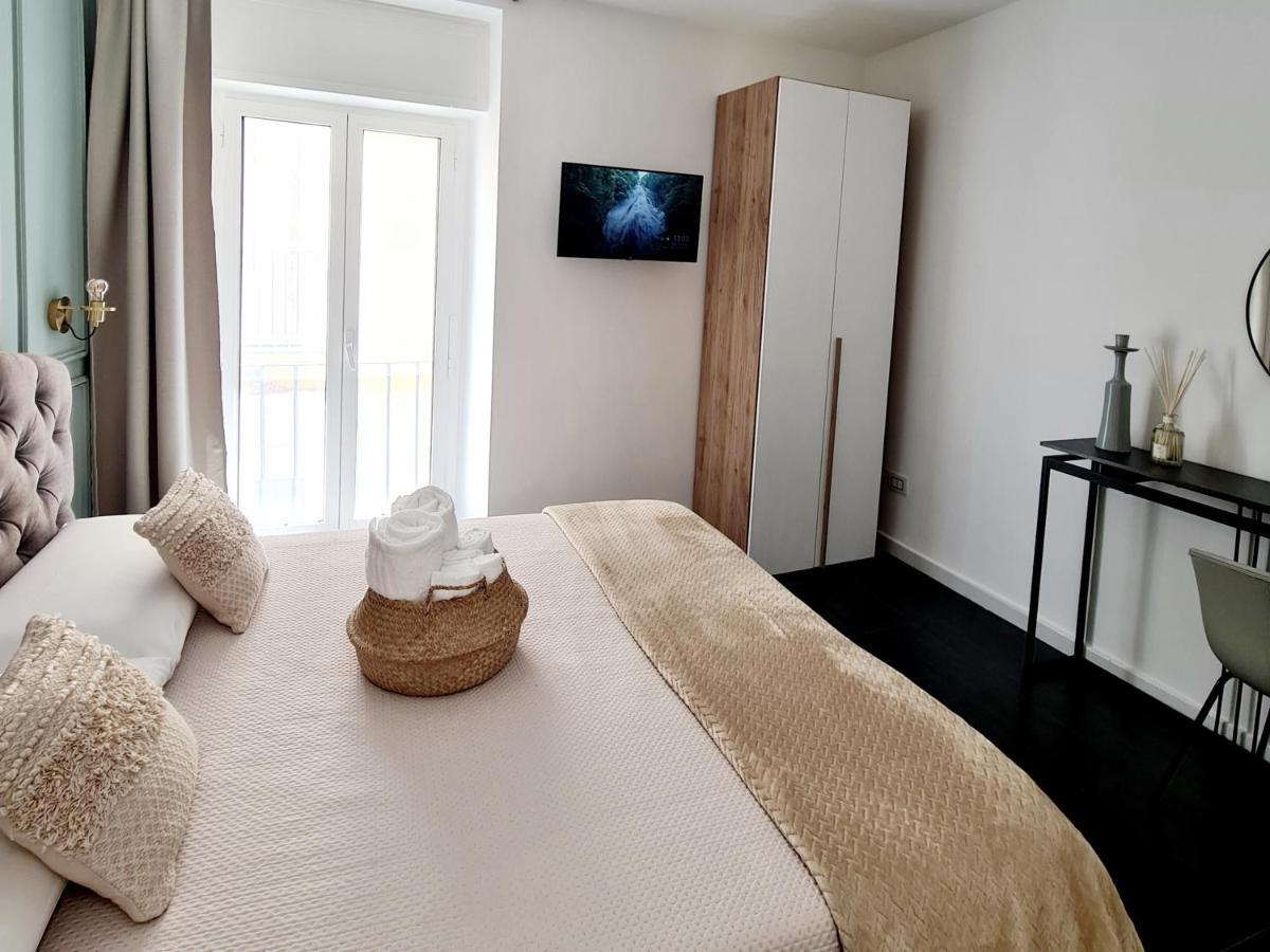 Lena Suite Bari Vecchia Exterior foto