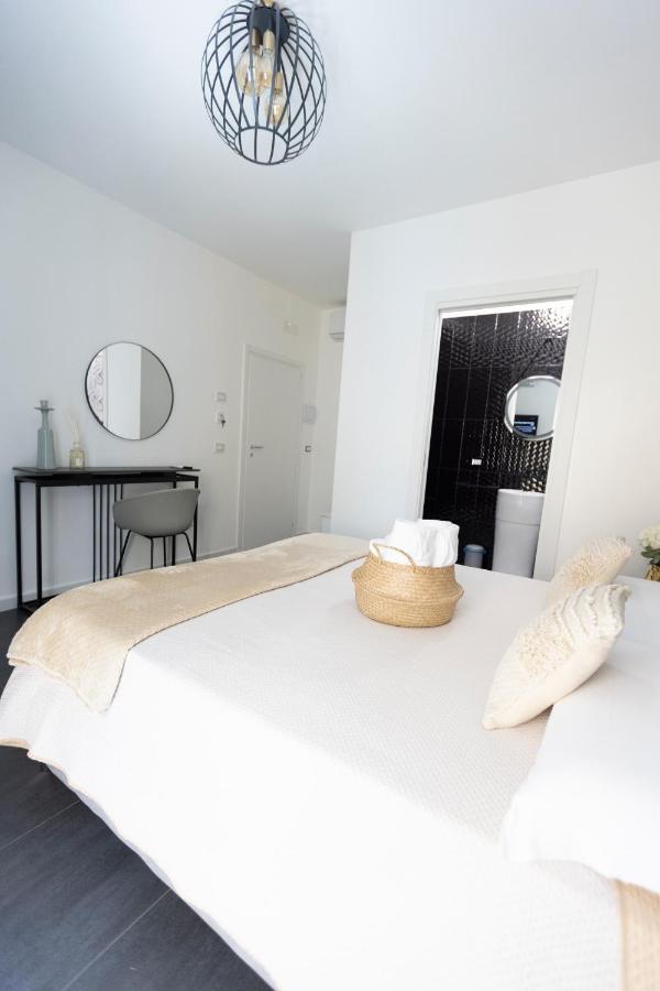Lena Suite Bari Vecchia Exterior foto